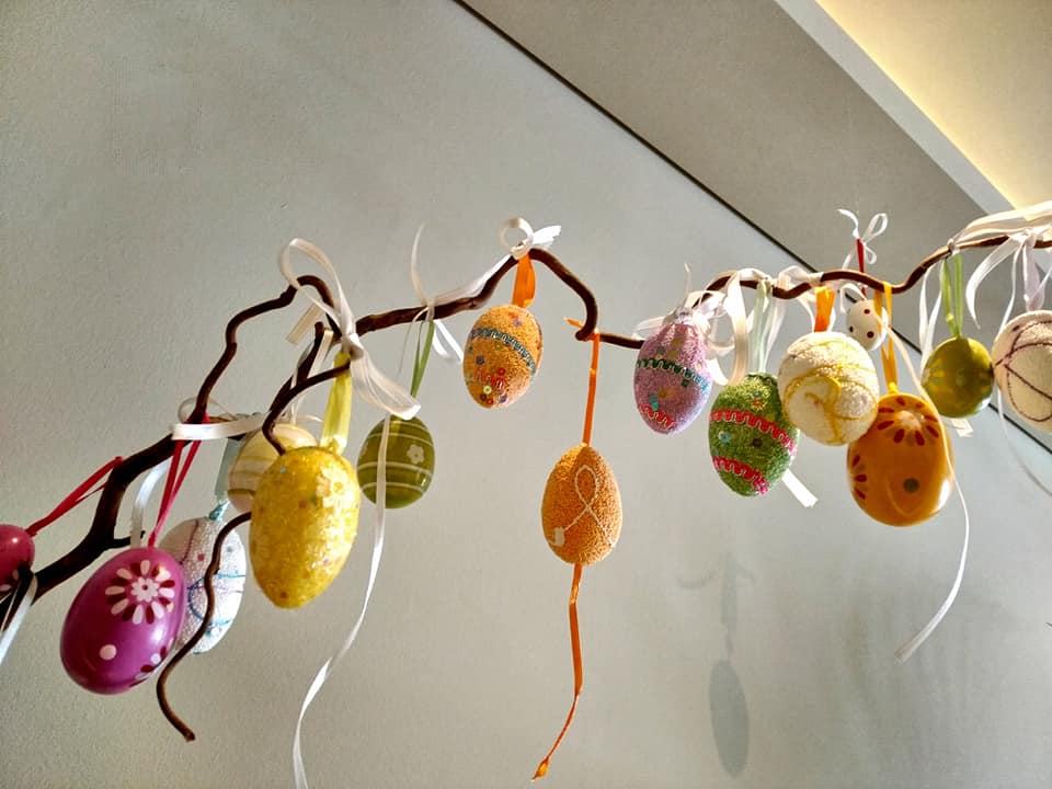 Happy Easter with a lot of dolmadakia! - Peek at Greek - Greek language and culture school